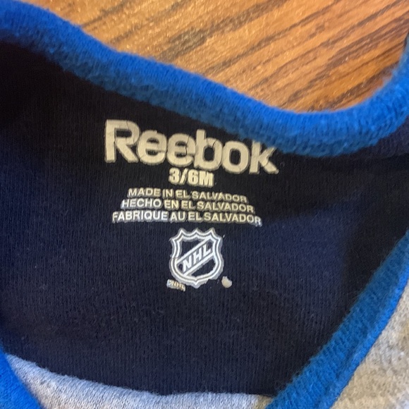 Set of 2 Winnipeg Jet Short sleeve Bodysuit - Picture 2 of 2